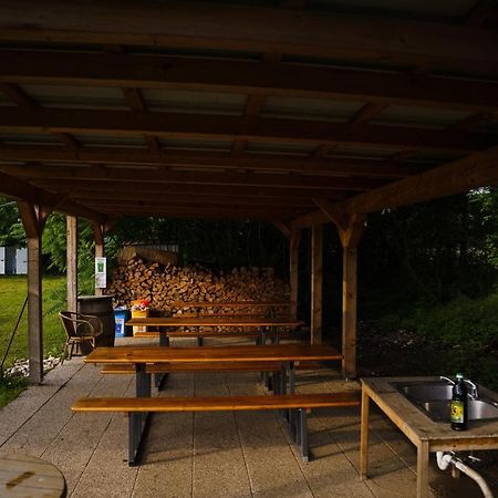 ホテルCamping @ Nogometni Golf リュブリャナ エクステリア 写真