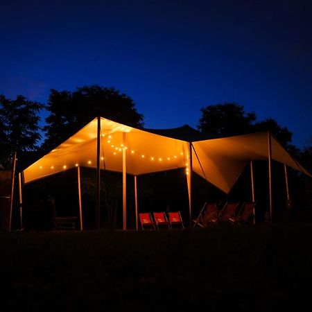ホテルCamping @ Nogometni Golf リュブリャナ エクステリア 写真
